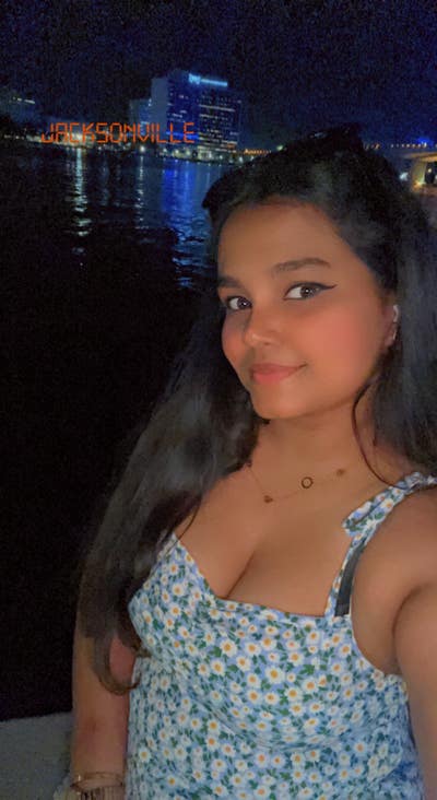 Room needed by professional couple Main Photo