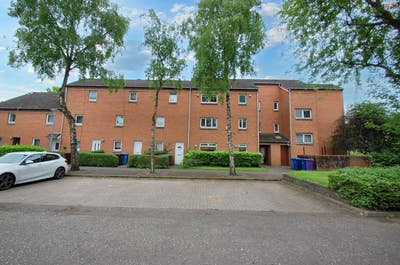 2 bedroom Flat with Balcony Main Photo