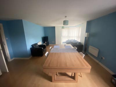 Double Room (All bills included) M4 Main Photo