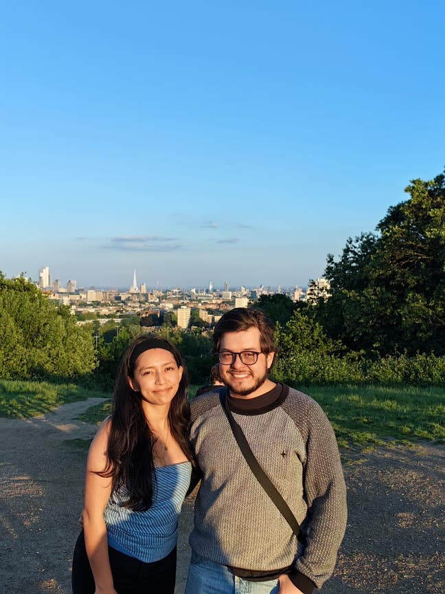 Artistic couple looking for home 💓 Main Photo