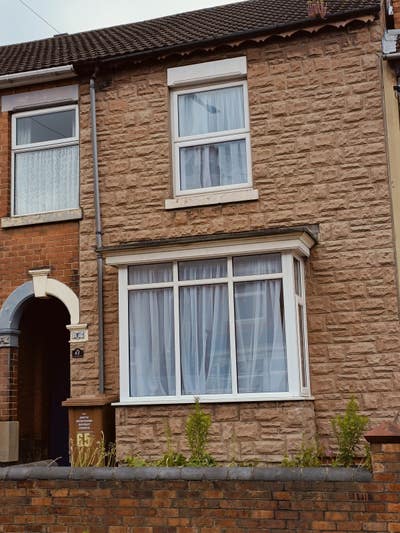 Room available in communal living house. Main Photo