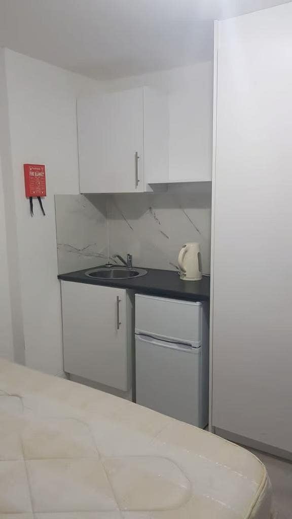  Room  in Feltham TW13 Main Photo