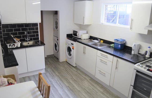 Lovely Room in Dalston N16 - All Bills Included Main Photo