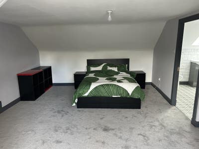 Large Double Room, Ensuite Main Photo