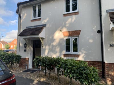 Double Room, en-suite bathroom & parking  Main Photo