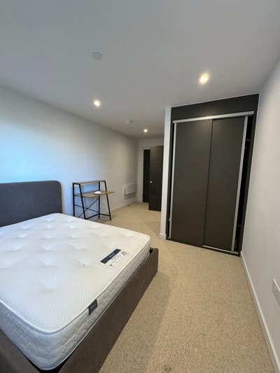 Flat share; Double room with ensuite  Main Photo