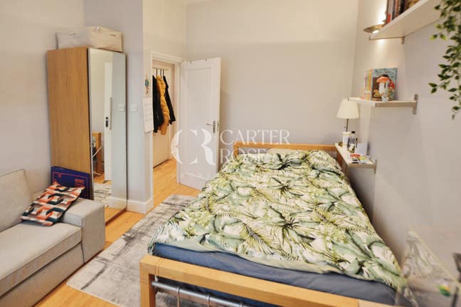 Studio Flat on Kingscourt Rd Streatham Hill Main Photo