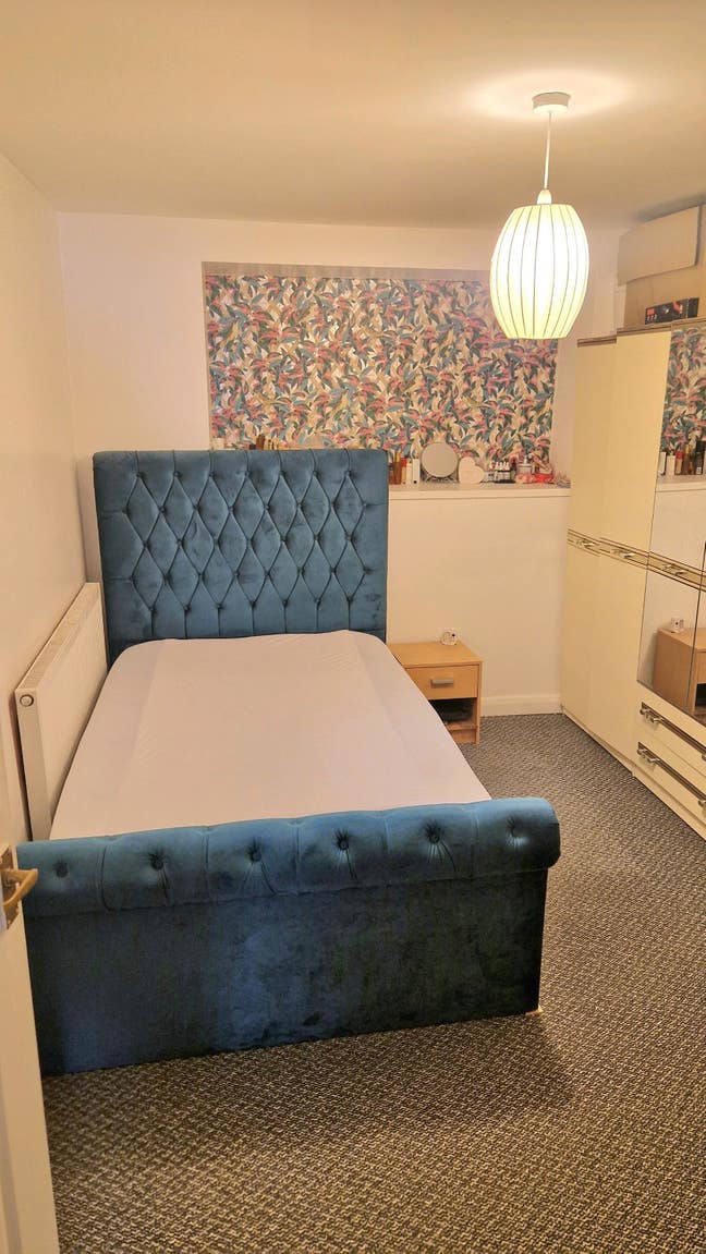 Double room for rent in Merthyr Tydfil town centre Main Photo