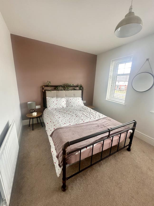 Beautiful room to rent in berry hill Main Photo