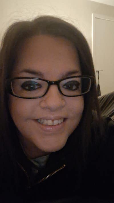 I am a professional female.  looking for a do... Main Photo