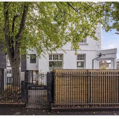 Short term let - Large double with en-suite  Main Photo