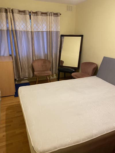 Large Double Room  (All bills included)  Main Photo