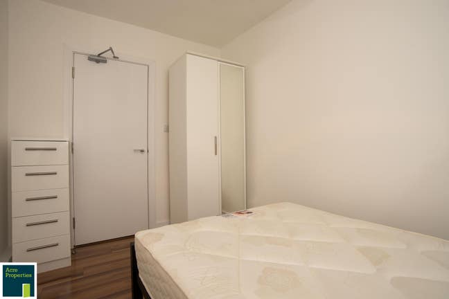 W6 flatshare. Refurb'd & ALL inc w/WiFi+cleaner Z2 Main Photo
