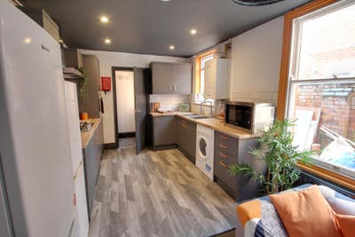 Stretton Road LE3 - 6 Bed House Share Main Photo