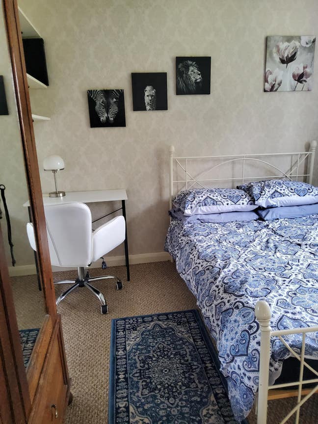 Room in modern house near Tunbridge Wells Hospital Main Photo