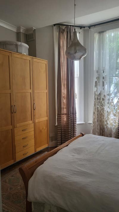 Beautiful bright very large bedroom  Main Photo