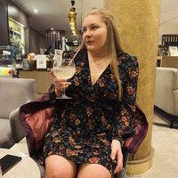 I am a professional female aged 23. I am look... Main Photo