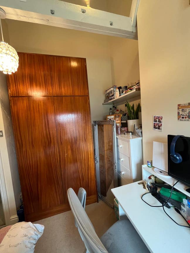 Modern Double Bedroom Available Main Photo