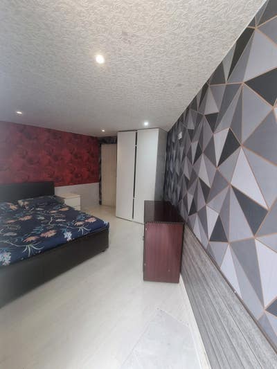 Studio Double bed fully furnished Ensuite kitchen Main Photo