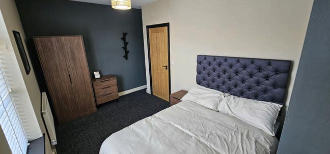 En suite rooms, Bills INCLUDED,near Trafford,Eccle Main Photo