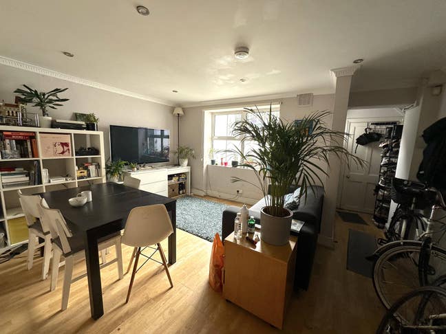Vibey Double-bed Room in Spacious Houseshare :) Main Photo