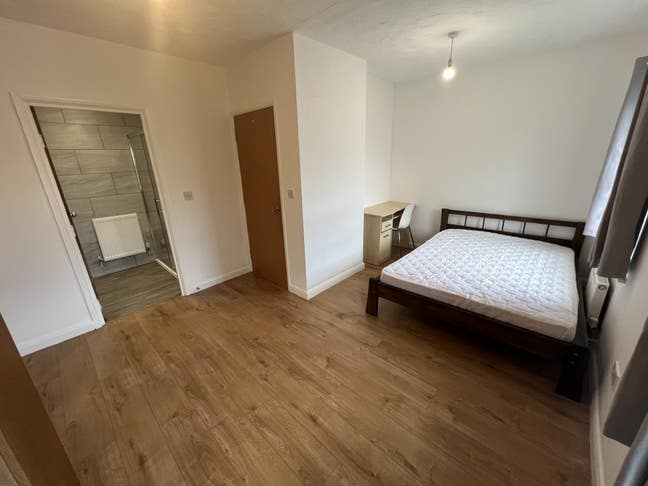 Awesome student en-suite room! - Uni of Northampto Main Photo