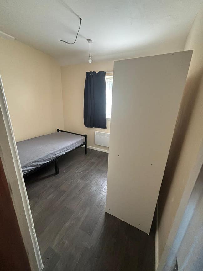 New Fully Furnished  Rooms inc.bills Main Photo