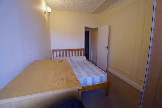 Double Room on Finchley Rd Near Hampstead (W24.04) Main Photo