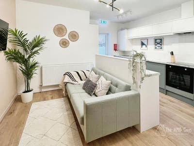 💸 All-Inclusive Room – Prime Location Main Photo