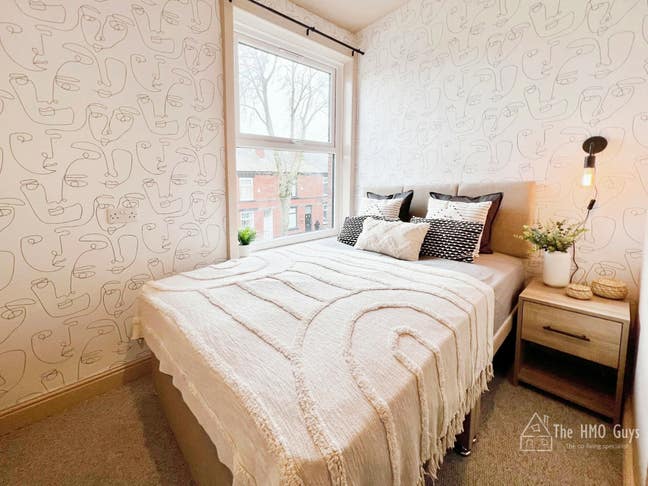 💸 All-Inclusive Room – Prime Location Main Photo