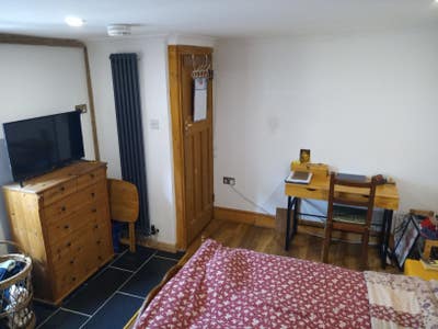  double room, ensuite, available for 6 months only Main Photo