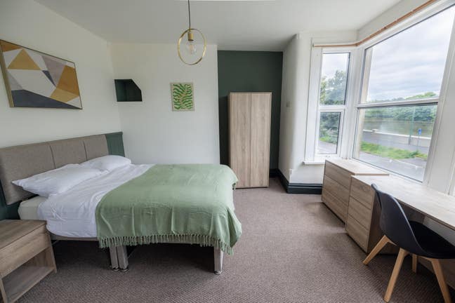 Luxury Large Room W/ Private Bathroom Main Photo