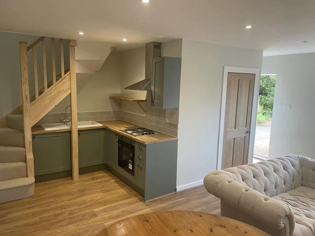 Two bedroom annex available for rent. Fully refurb Main Photo