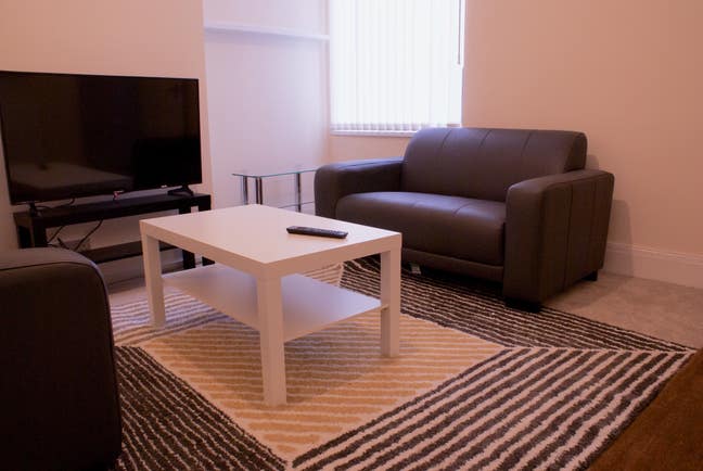 Double room close to Trafford Hospital Main Photo