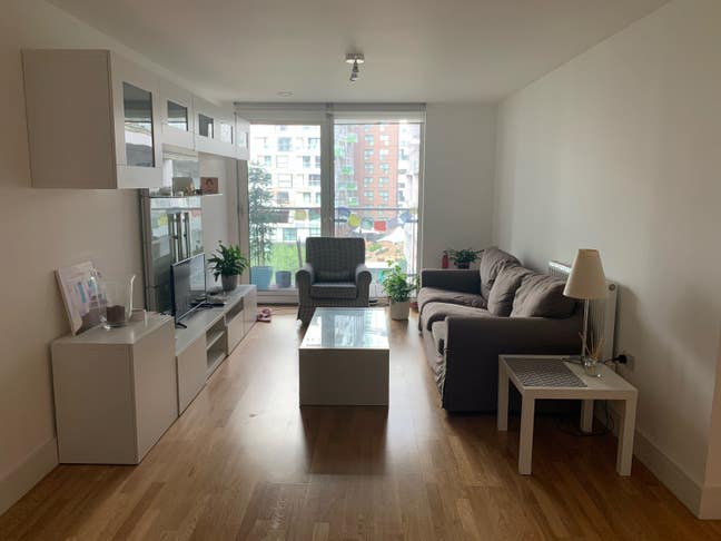 Double room in South Quay- available from 10Sep26 Main Photo