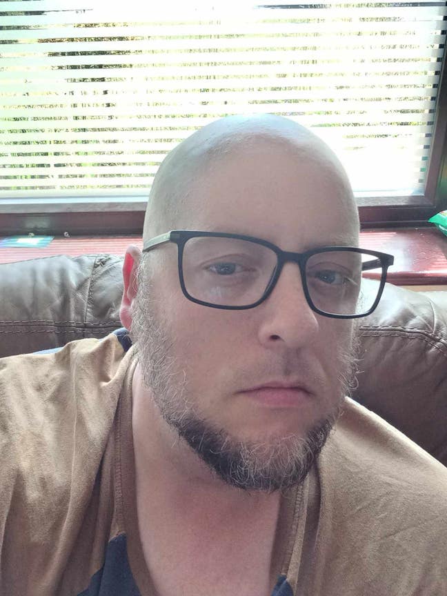 Looking for a room Main Photo