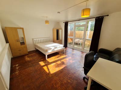 4 Double Room Maisonette  in Heart of Camden Main Photo