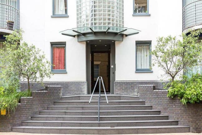 Double Bedroom 5min Walking London Bridge Main Photo