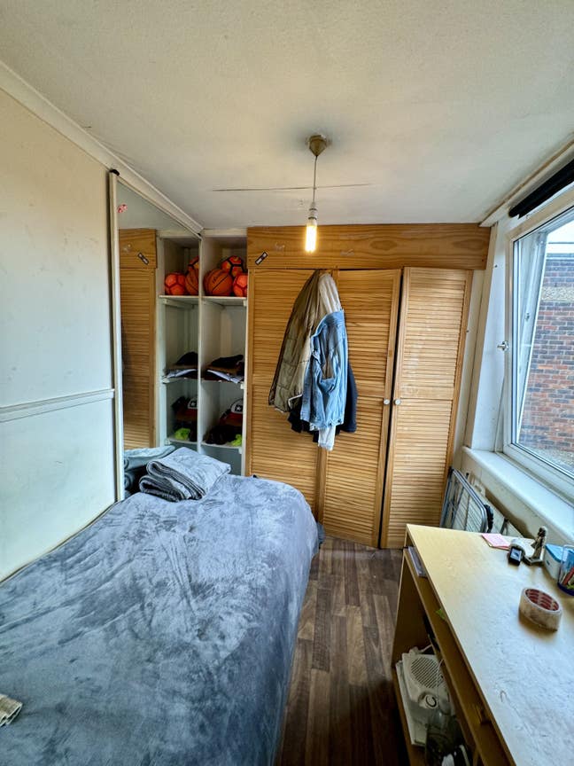 Medium Sized Room - ALL BILLS included, + Cleaner Main Photo