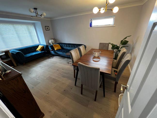 Cozy double  ensuite room  Main Photo
