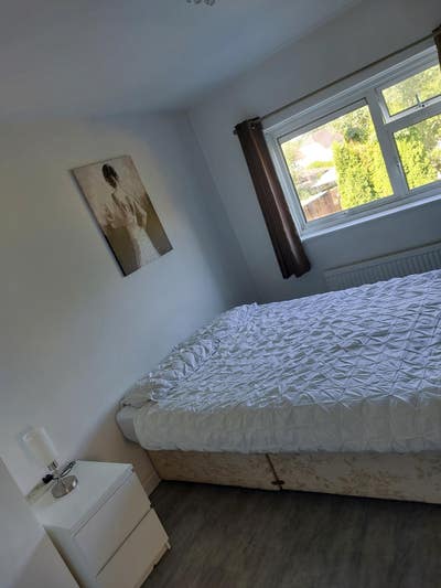 Double room available - fully furnished!! Main Photo
