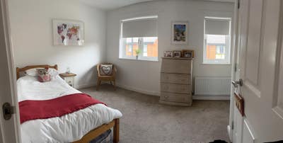 Single room available in Knowle Main Photo