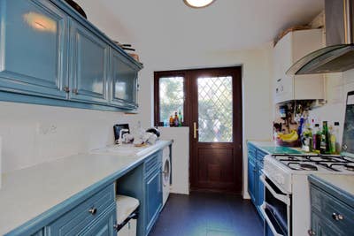4 Bedrooms house to rent in Chadwell heath/Romford Main Photo