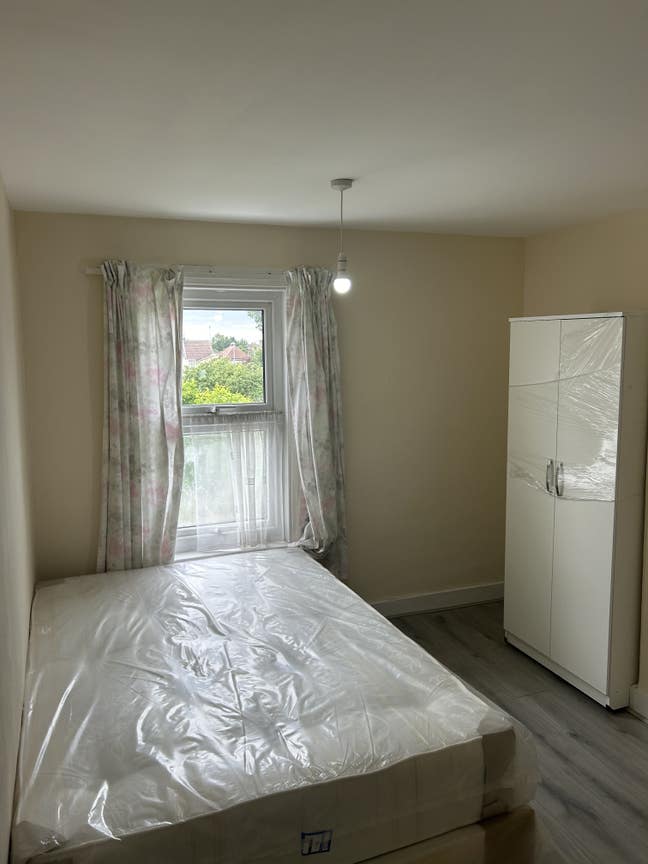 Room shared House  Main Photo