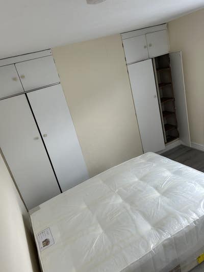 Room shared House  Main Photo