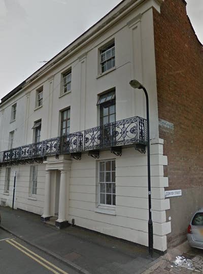 7 large double bedrooms available in town centre Main Photo