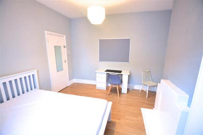 *6 Bed Student House - Bills Included, Furnished* Main Photo