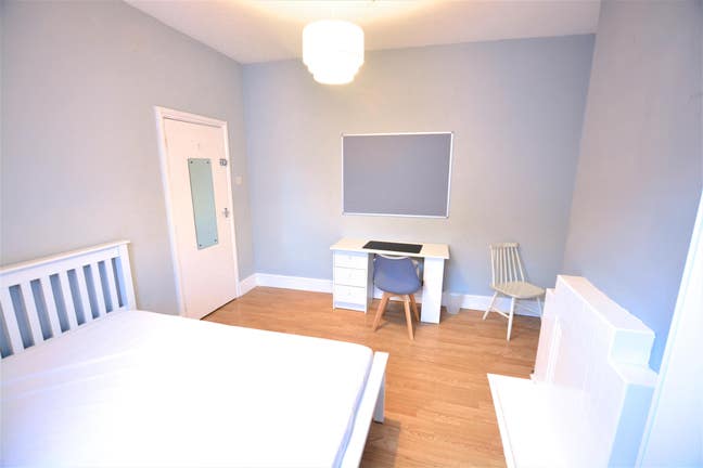 *6 Bed Student House - Bills Included, Furnished* Main Photo