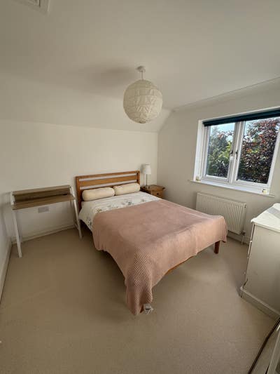 Bright and Spacious Double Room in Lovely Home Main Photo