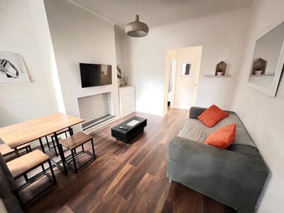 📍15 mins to City ⚡️Bills Inc 🏡 Modern House Main Photo